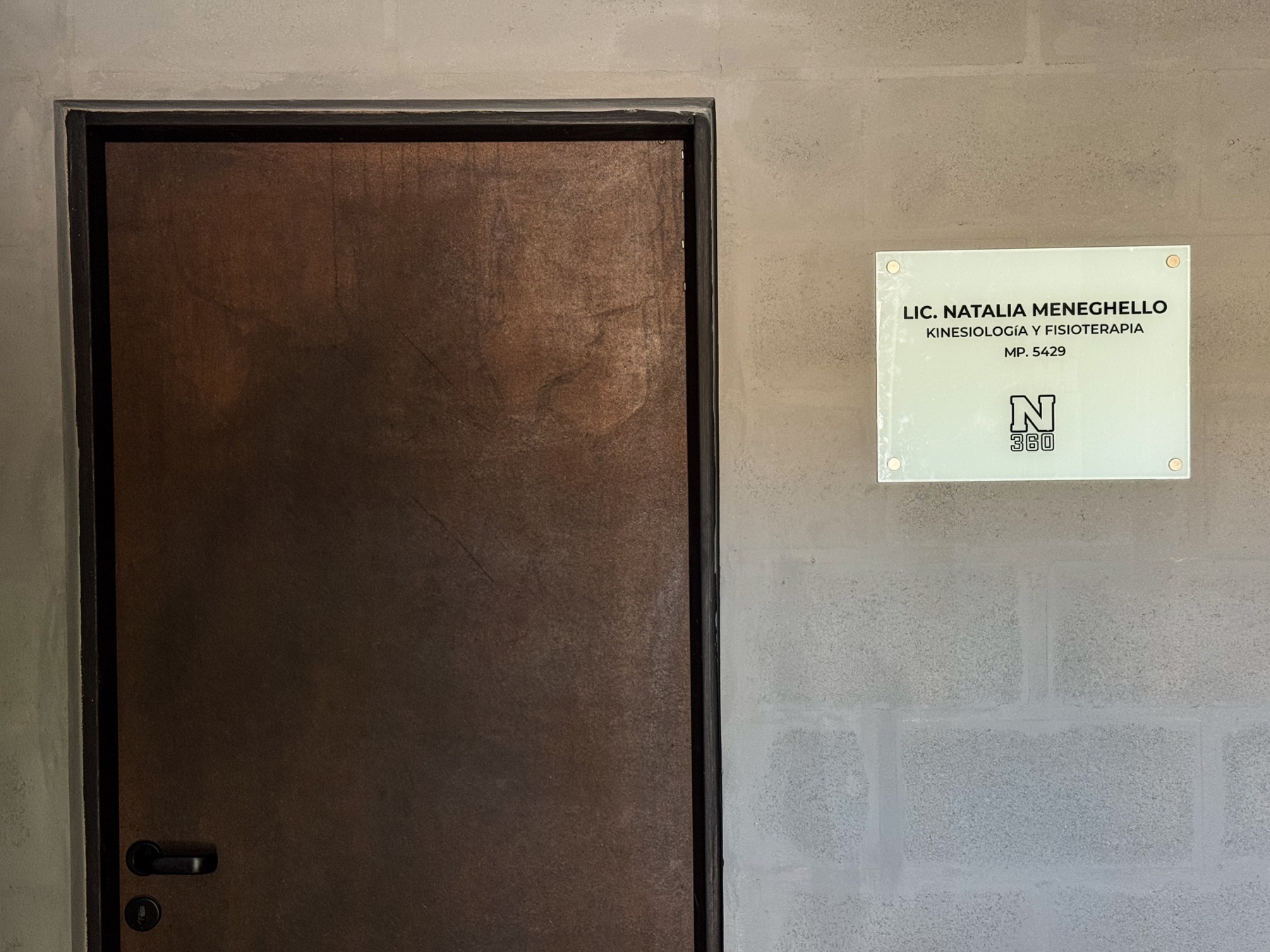 Ingreso al consultorio de kinesiologia y fisioterapia